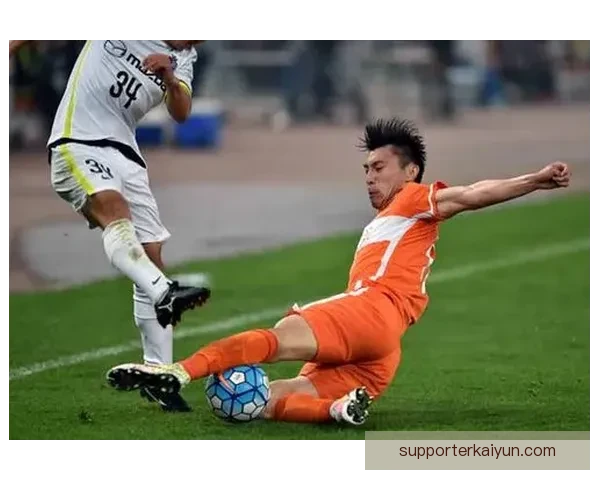 山东泰山郑铮队长状态回暖，近期表现稳健备受关注